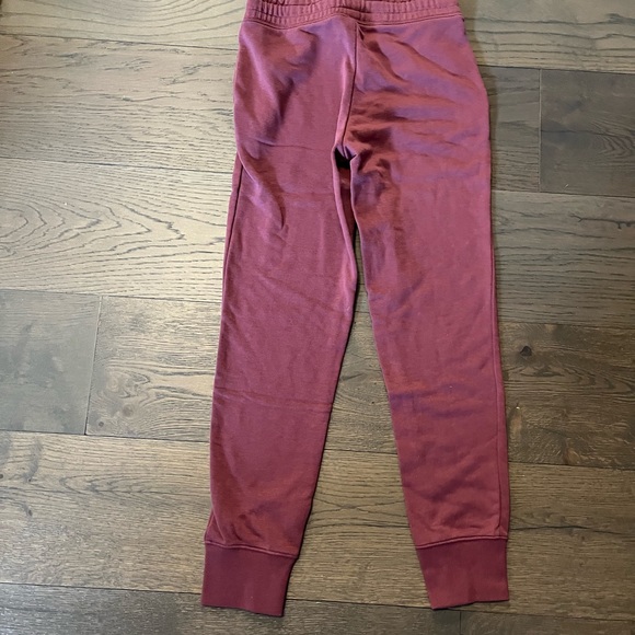Old navy burgundy girls track pants sz 10 NWT - Picture 2 of 3